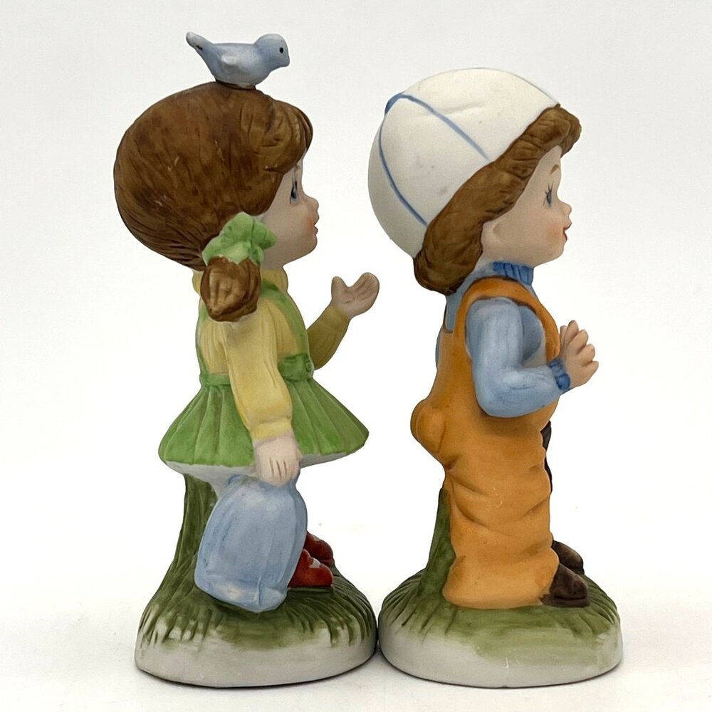 Vintage Homco Porcelain Figurines Boy & Girl Set With Birds and Slingshot - Picture 4 of 8